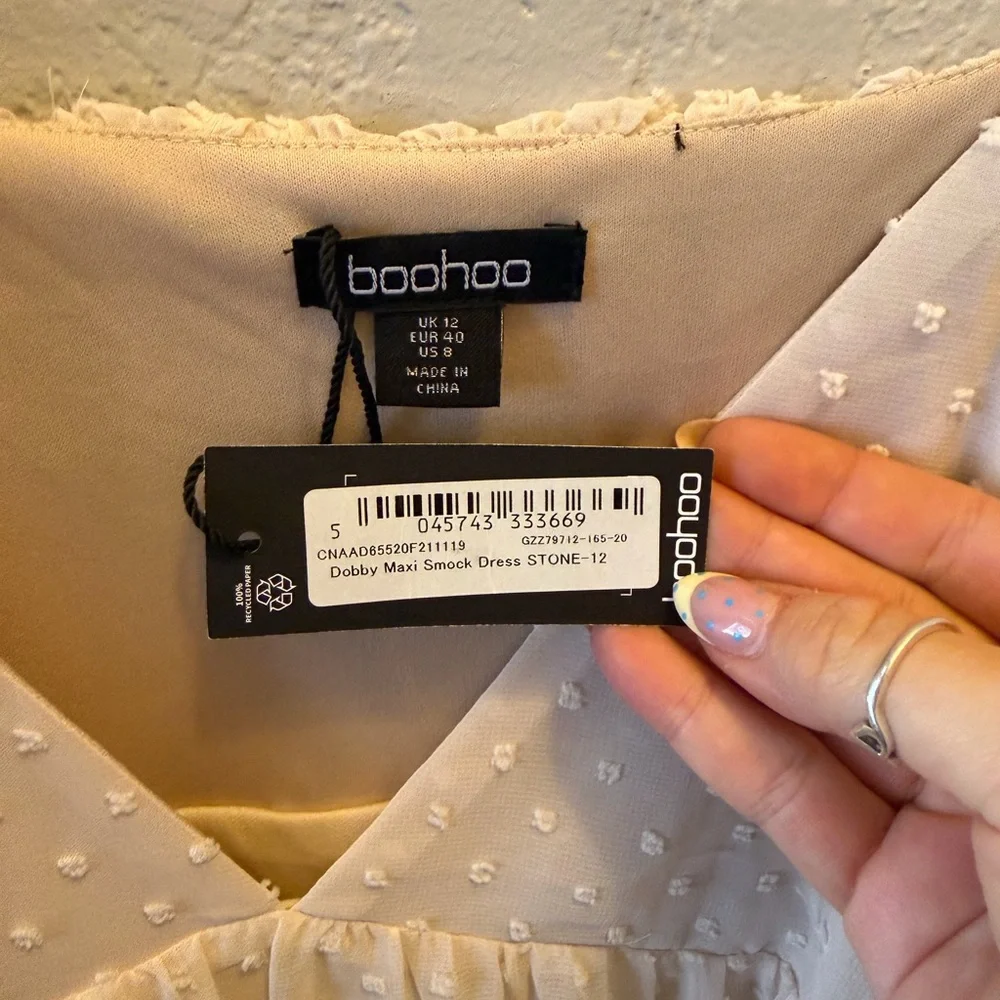 Boohoo Cream Swiss Dot Maxi Dress NWT Size 8 Smock Flowy Cottagecore - Picture 2 of 7